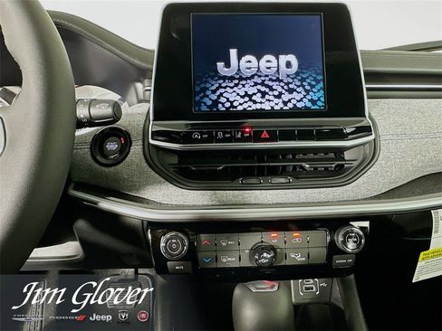 New 2026 Jeep Compass Latitude image 29