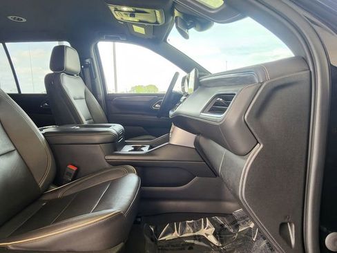 Used 2023 GMC Yukon SLT AWD/4WD image 24