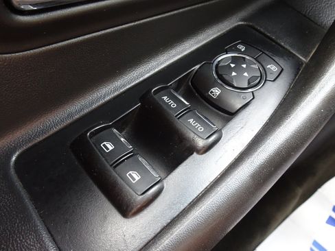 Used 2015 Ford Taurus Limited w/ Equipment Group 301A FWD image 23