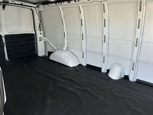 New 2025 GMC Savana 3500 Extended w/ Driver Convenience Package image 25