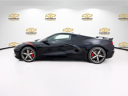 Used 2022 Chevrolet Corvette Stingray Preferred Cpe w/ Z51 Performance Package RWD image 5