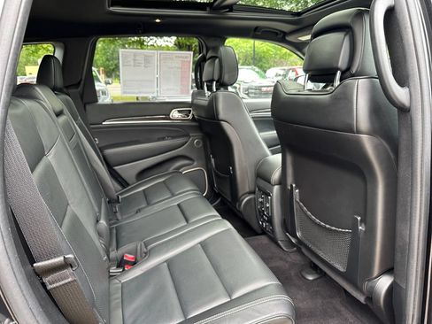 Used 2016 Jeep Grand Cherokee Overland w/ Advanced Technology Group AWD/4WD image 41