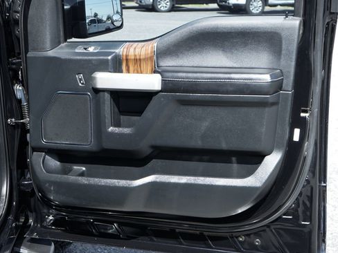 Used 2019 Ford F150 Lariat w/ Equipment Group 502A Luxury AWD/4WD image 43