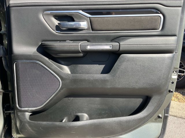Used 2021 RAM 1500 Laramie AWD/4WD image 19