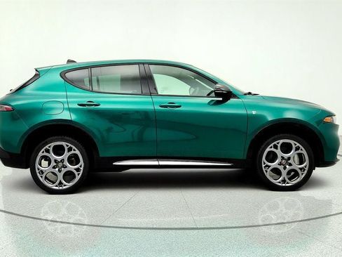 Used 2024 Alfa Romeo Tonale Ti w/ Premium Interior Package AWD/4WD image 4