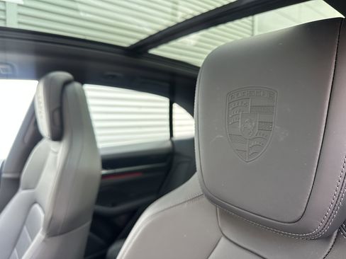 Certified 2024 Porsche Macan 4 Electric AWD/4WD image 27