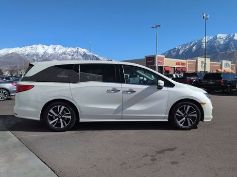 Used 2018 Honda Odyssey Elite image 2