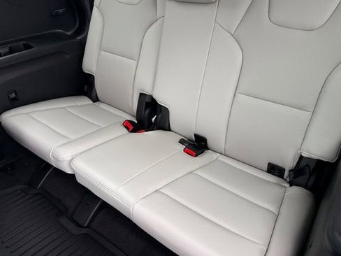 New 2025 Kia Telluride S image 17