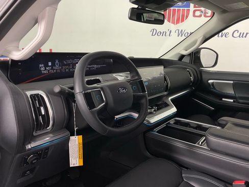 New 2026 Ford Expedition Platinum w/ Driver's Package AWD/4WD image 12