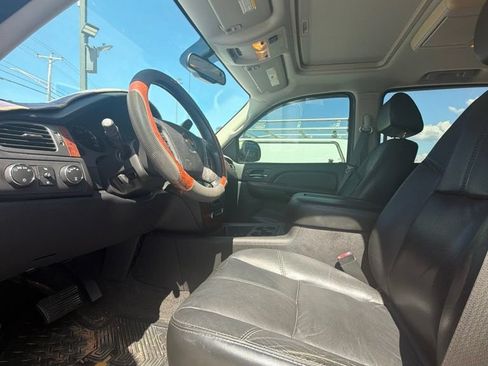 Used 2007 Chevrolet Avalanche LTZ w/ LTZ Preferred Equipment Group AWD/4WD image 7