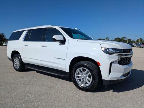 Used 2023 Chevrolet Suburban LS AWD/4WD image 2