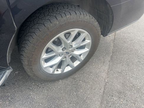 Certified 2021 Ford Expedition Max XLT RWD image 7