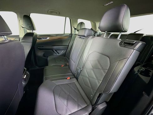 Used 2024 Volkswagen Atlas SE image 21