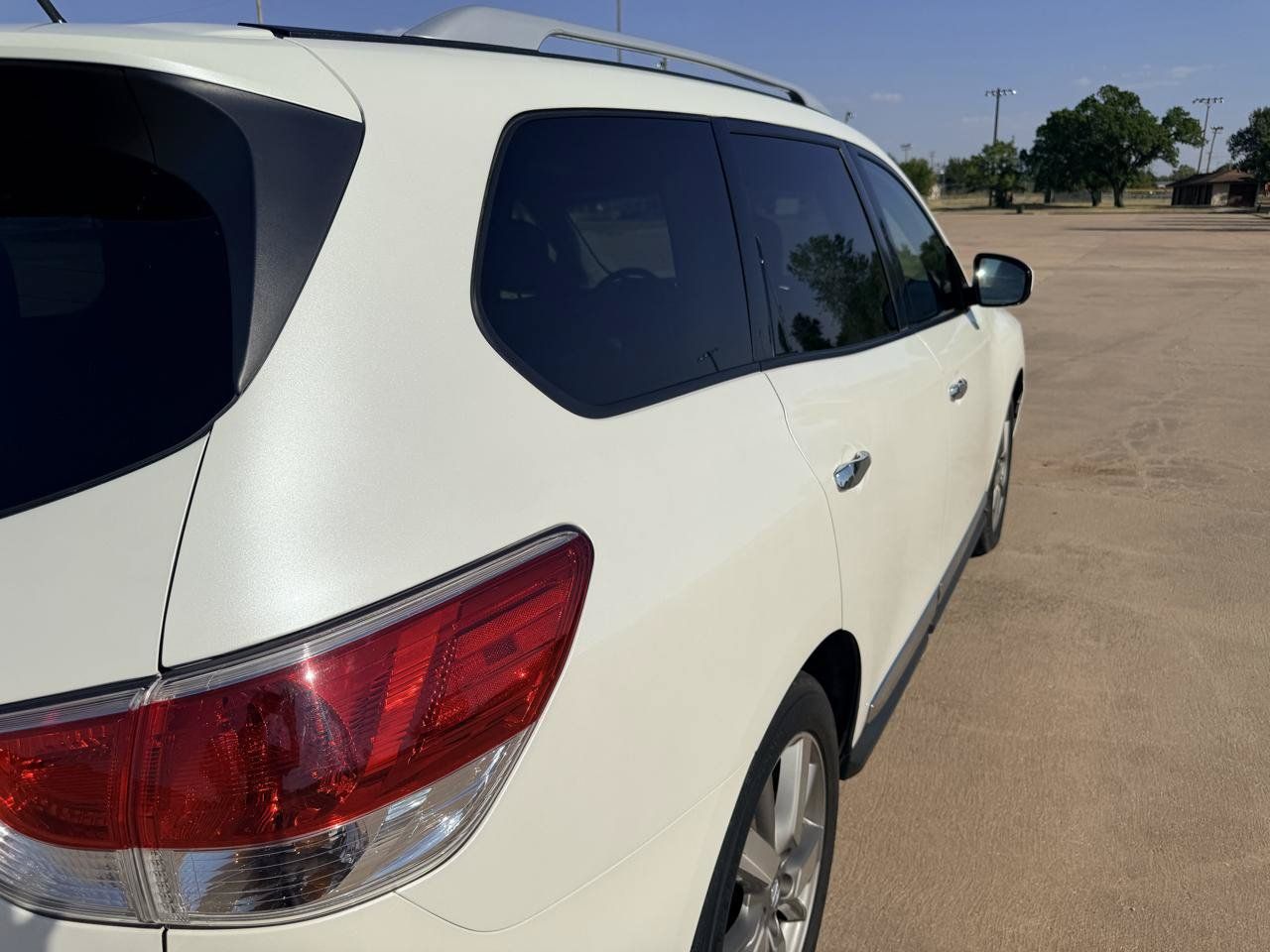 Used 2016 Nissan Pathfinder Platinum AWD/4WD image 36