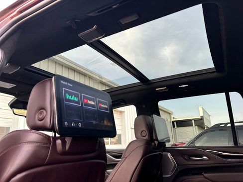 Used 2023 Cadillac Escalade Sport Platinum w/ LPO, ONYX Package image 48