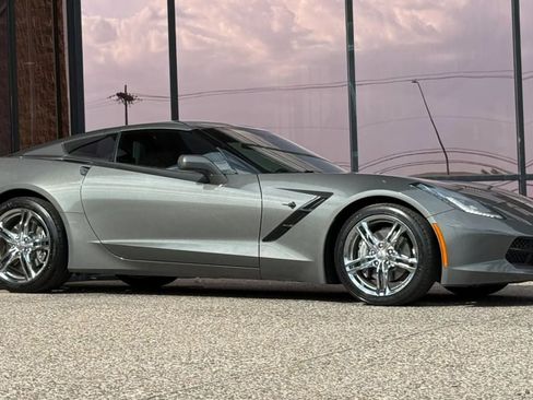 Used 2016 Chevrolet Corvette Stingray Coupe w/ Carbon Flash Badge Package RWD image 17
