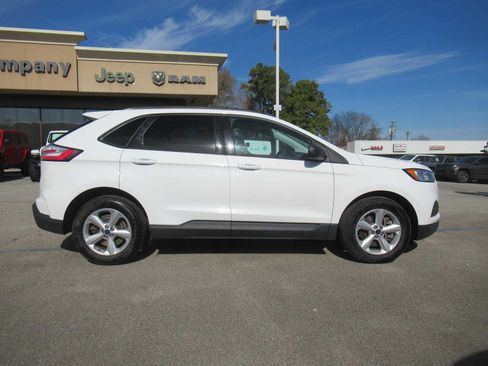 Used 2022 Ford Edge SE image 7