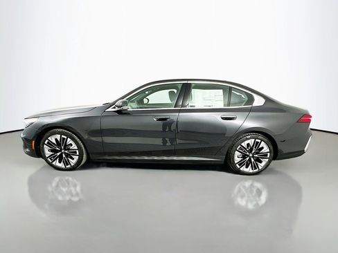 New 2026 BMW i5 eDrive40 w/ Premium Package RWD image 8