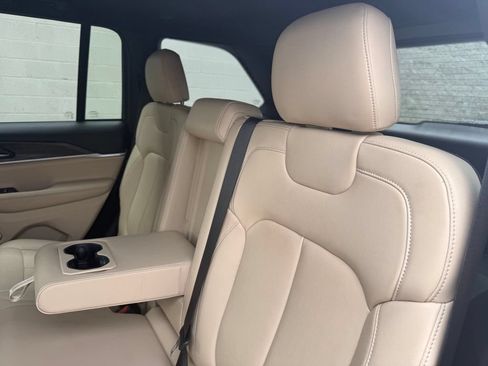 Used 2023 Jeep Grand Cherokee 4WD 4xe image 28