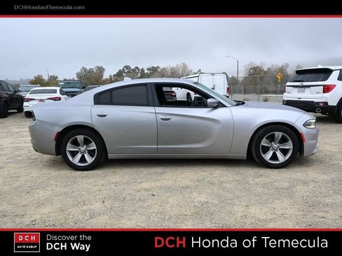 Used 2016 Dodge Charger SXT image 5