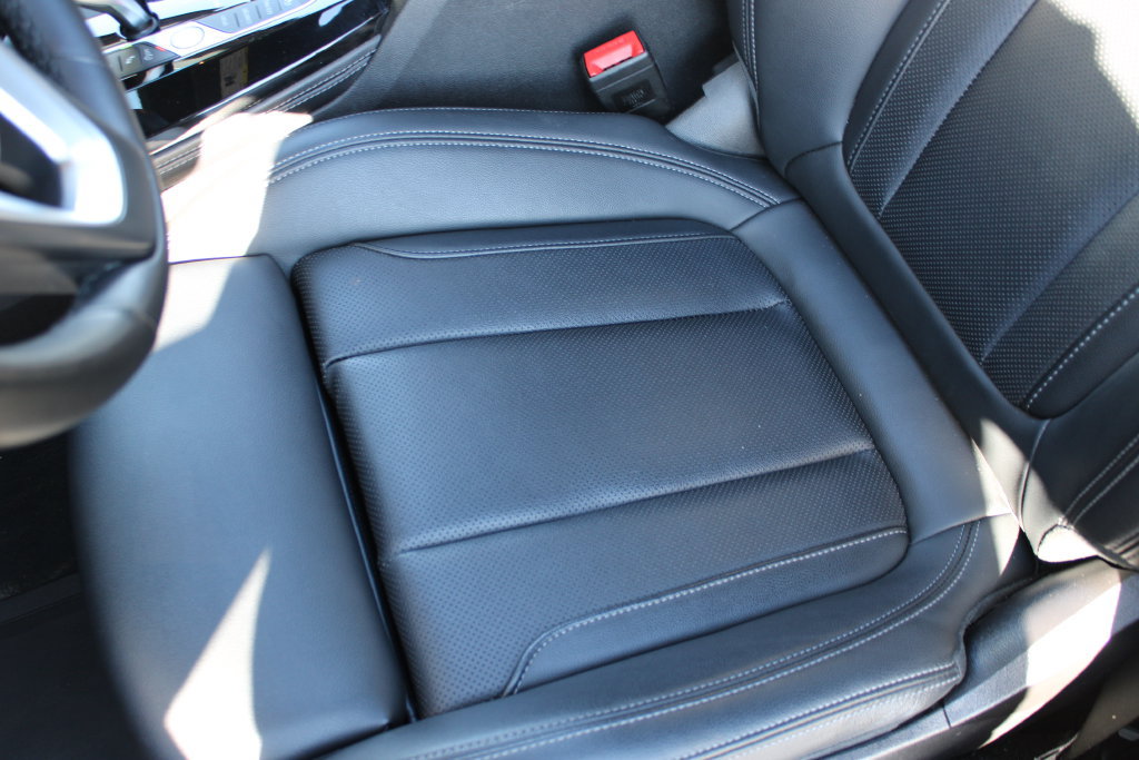 Used 2023 BMW X4 xDrive30i AWD/4WD image 12
