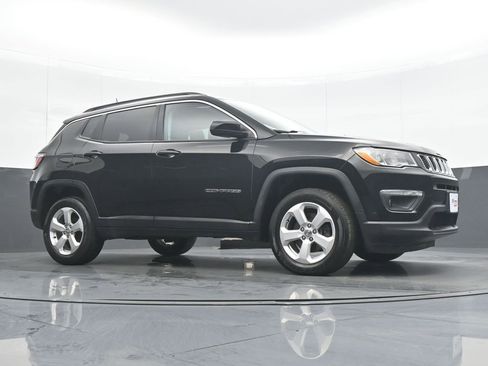 Used 2018 Jeep Compass Latitude w/ Popular Equipment Group image 32