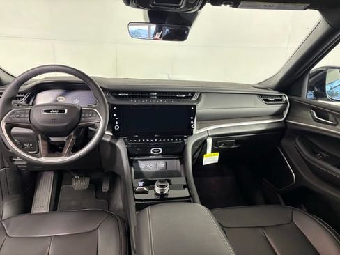 New 2026 Jeep Grand Cherokee Limited w/ Trailer Tow Package AWD/4WD image 29