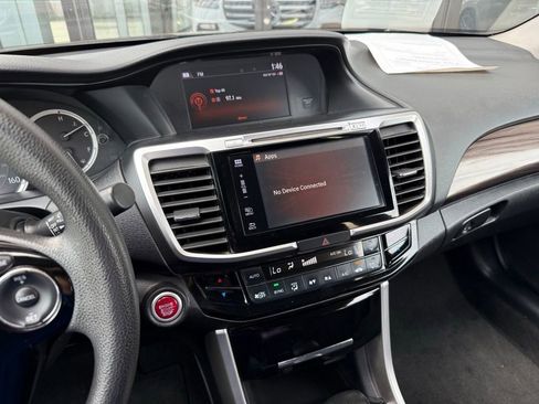 Used 2017 Honda Accord EX image 19