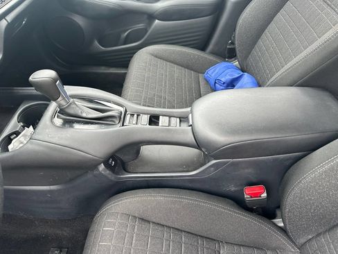 Used 2025 Honda HR-V LX image 25