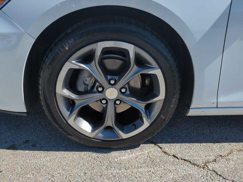 Used 2024 Chevrolet Malibu LT image 34