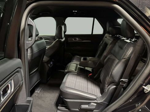 Used 2026 Ford Explorer ST-Line w/ ST-Line Street Pack AWD/4WD image 22