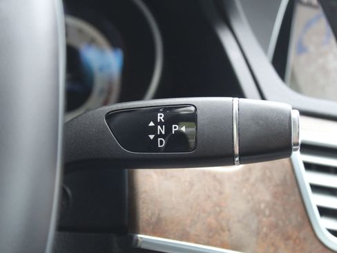 Used 2016 Mercedes-Benz E 350 4MATIC Sedan image 26