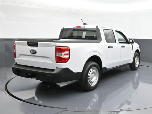 Used 2025 Ford Maverick XL w/ Equipment Group 102A image 8