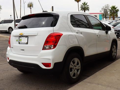Used 2018 Chevrolet Trax LS w/ LPO, Cargo Package FWD image 13
