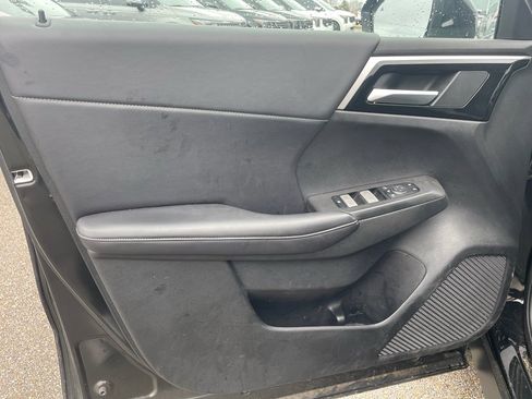 Used 2024 Mitsubishi Outlander 4WD Plug-In Hybrid image 9