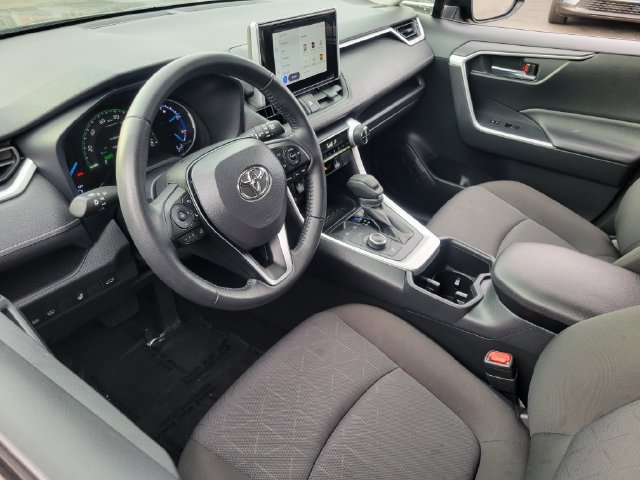 Used 2025 Toyota RAV4 XLE w/ Convenience Package AWD/4WD image 5