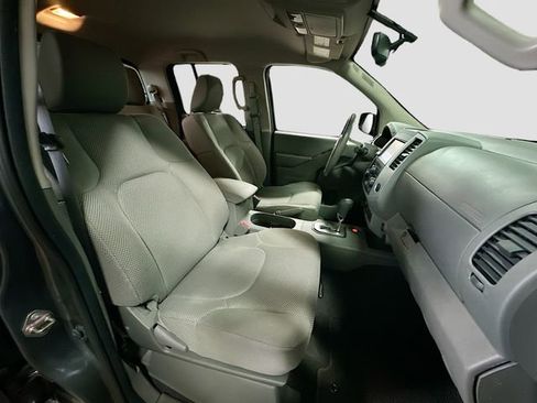 Used 2020 Nissan Frontier SV image 28