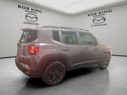 Used 2018 Jeep Renegade Altitude w/ Popular Equipment Group FWD image 5