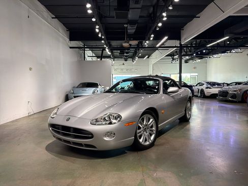 Used 2005 Jaguar XK8 Convertible image 2