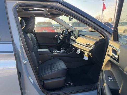 New 2026 Mitsubishi Outlander AWD image 13