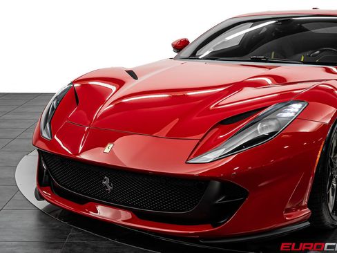 Used 2021 Ferrari 812 Superfast RWD image 13