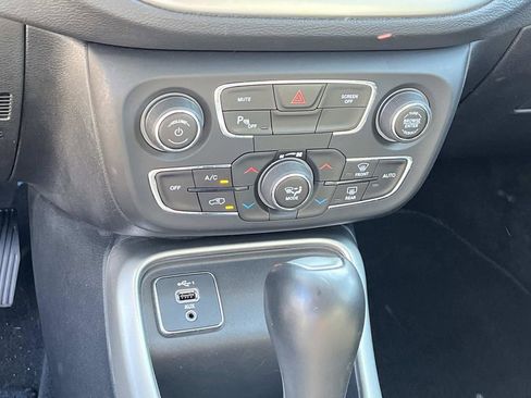 Used 2019 Jeep Compass Latitude w/ Popular Equipment Group image 31