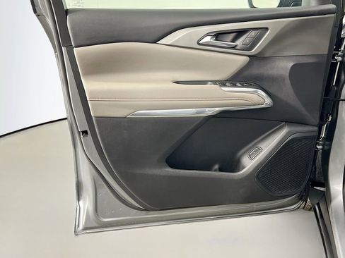 Used 2025 Chevrolet Traverse LT image 18