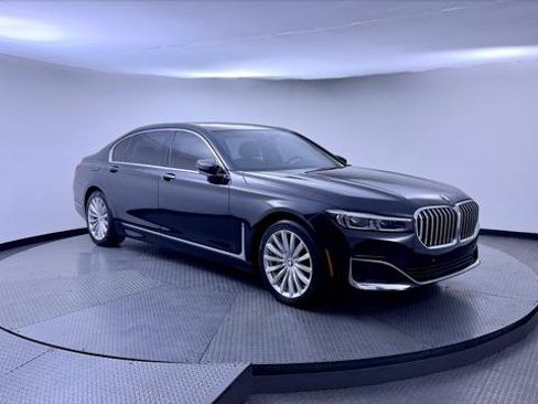 Used 2022 BMW 740i w/ Premium Package RWD image 11
