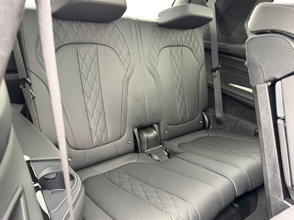 Used 2024 BMW X7 M60i w/ Executive Package AWD/4WD image 10