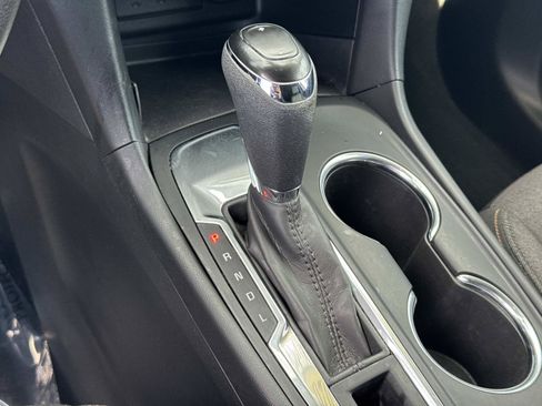 Used 2020 Chevrolet Equinox LT FWD image 17