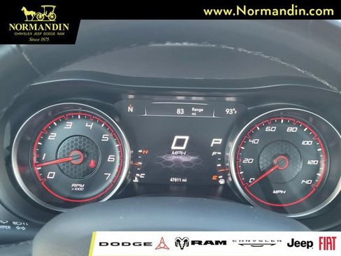 Used 2019 Dodge Charger SXT RWD image 8