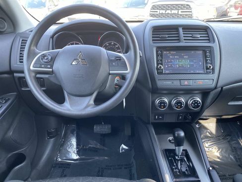 Used 2025 Mitsubishi Outlander Sport ES AWD/4WD image 11