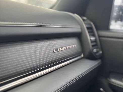 Used 2019 RAM 1500 Limited w/ Body Color Bumper Group AWD/4WD image 18