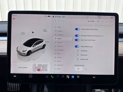 Used 2022 Tesla Model 3 Long Range AWD/4WD image 29